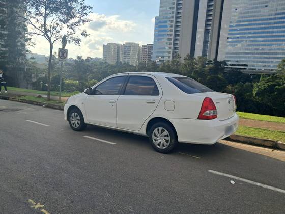 TOYOTA ETIOS 1.5 XS SEDAN 16V FLEX 4P MANUAL TOYOTA ETIOS 1.5 XS SEDAN 16V FLEX 4P MANUAL